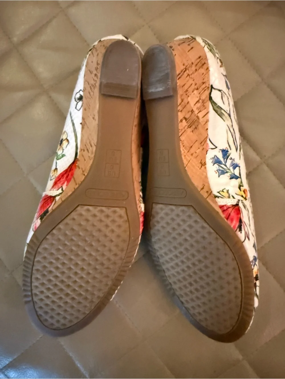 AEROSOLES lightweight peep
